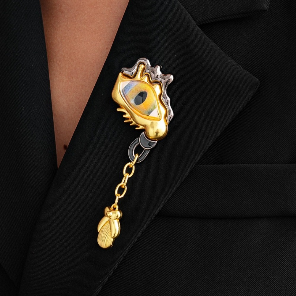Women'S Accessories Jewelry - ハイエンドメタルアイティアドロップタッセルブローチピン女性用ファッションユニークなバッジコートスーツの襟ジュエリーアクセサリー