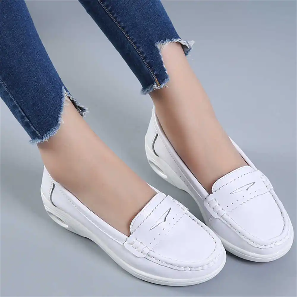 男性と女性のための厚いソールを備えた白いスライポントレーナー - Women'S Accessories Famous Footwear のレビューと価格